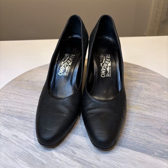 Salvatore Ferragamo Classic Black Leather Croc-Embossed Pumps Heels US Size‎ 8 - Picture 4 of 10